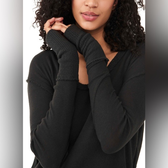 Free People NEW Oversized Cotton raw edge Long Sleeve Top - Picture 4 of 7